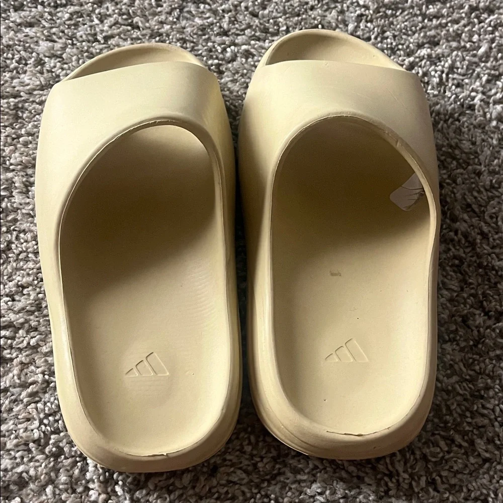 Yeezy Slides
